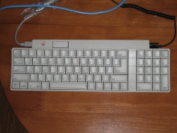 L[{[huApple II GS Keyboardv